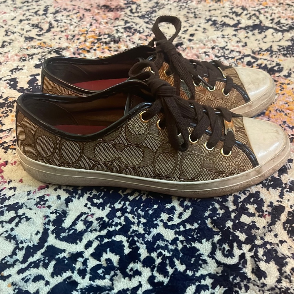 Brown Coach 👟👟